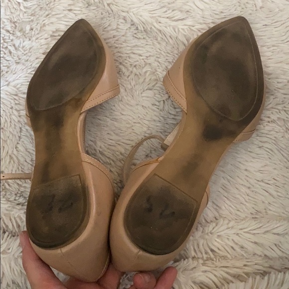 Nine West 7.5 Tan Pointy flats with studs - Picture 3 of 4